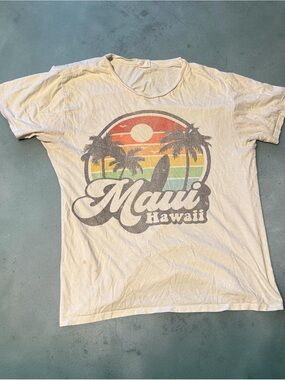 Maui Hawaii Graphic T-Shirt - Size Small